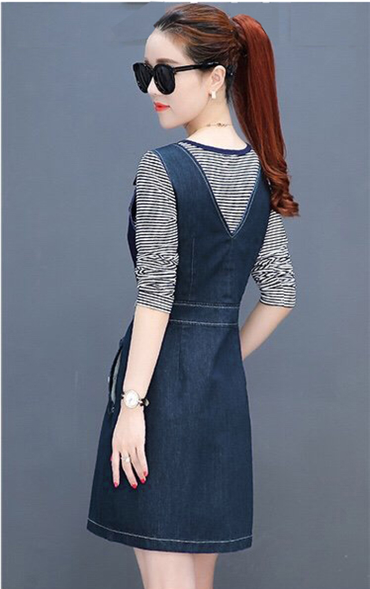 ĐẦM YẾM JEAN CỔ V 2 DÂY CÀI KHOEN PHỐI NÚT TRẰNG